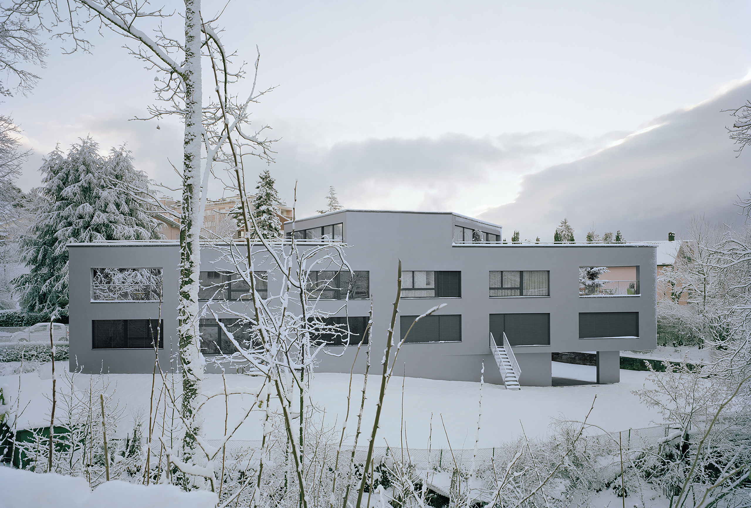 Temple, housing project 